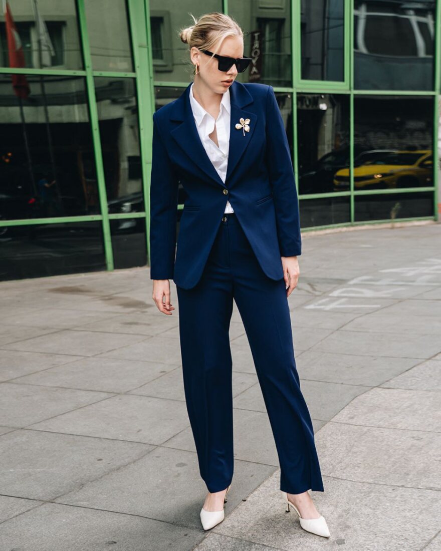 Κομψό Γυναικείο Σακάκι & Παντελόνι – Navy Chic Set 25118 Κομψό Γυναικείο Σακάκι & Παντελόνι – Navy Chic Set 25118
